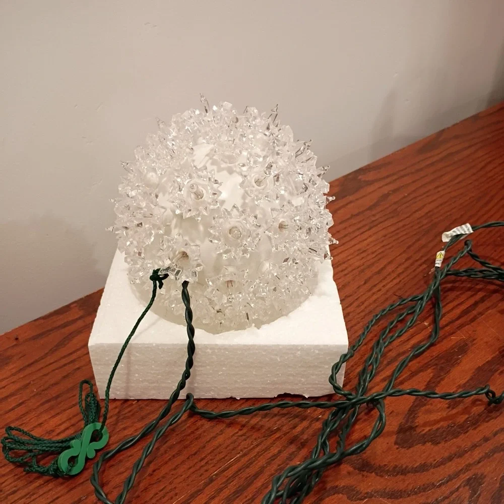 Vintage Novelty Lights Lighted Twinkling Sphere Small Open Box - Beautiful